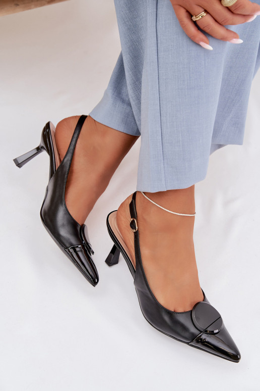 Sandali da donna con tacchi sottili Con decorazioni Detalem colore nero Deveriae