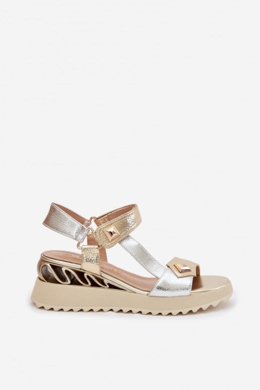 Sandali da donna Femminile con una piattaforma D&A CR61-3078 colore dorato