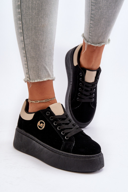 Scarpe modello sneakers Femminile con una piattaforma colore nero Eshen
