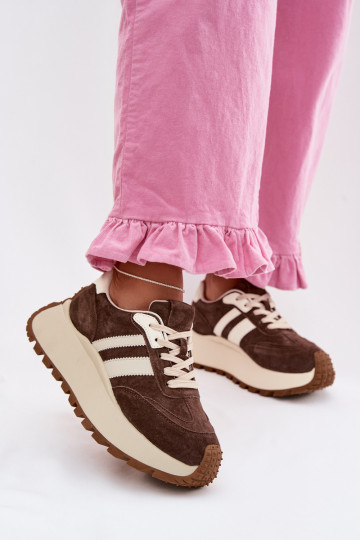 Scarpe modello sneakers dalla pelle scamosciata con una piattaforma D&A GR61-5986 CzekoladoAe