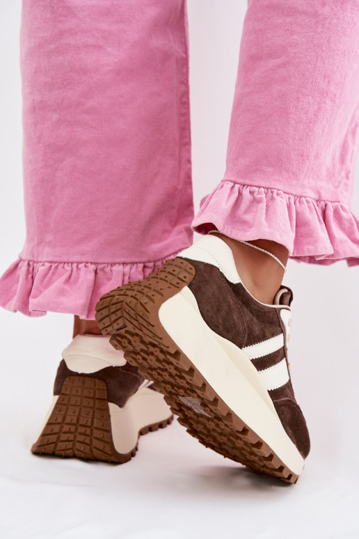 Scarpe modello sneakers dalla pelle scamosciata con una piattaforma D&A GR61-5986 CzekoladoAe