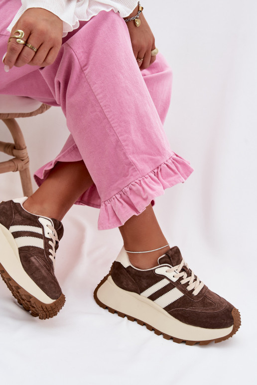 Scarpe modello sneakers dalla pelle scamosciata con una piattaforma D&A GR61-5986 CzekoladoAe