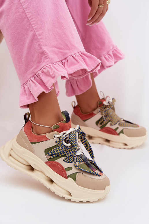 Pelle Scarpe modello sneakers Femminile con una piattaforma D&A CR61-3133 beige