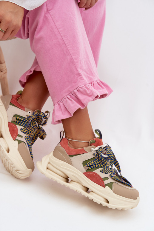 Pelle Scarpe modello sneakers Femminile con una piattaforma D&A CR61-3133 beige