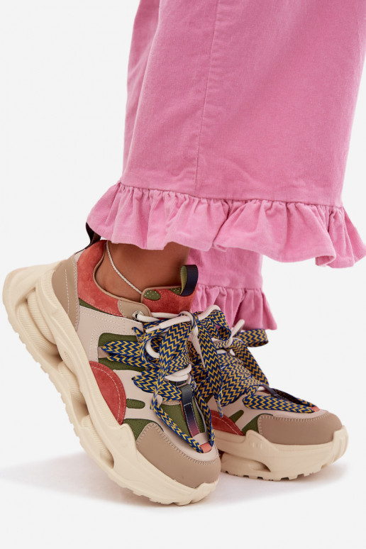 Pelle Scarpe modello sneakers Femminile con una piattaforma D&A CR61-3133 beige