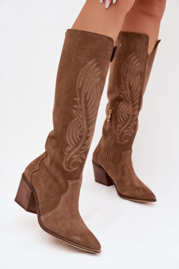 Stivali alti in camoscio stile cowboy con tacchi Zazoo 3152 color sabbia