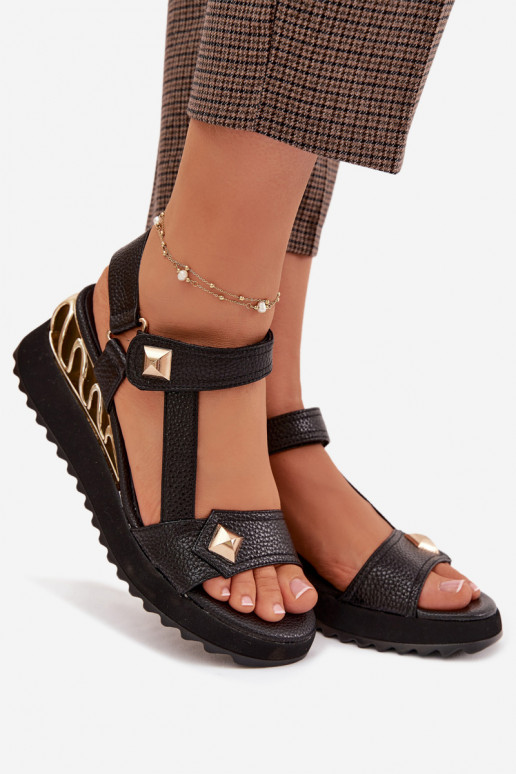 Sandali da donna Femminile con una piattaforma D&A CR61-3070 colore nero