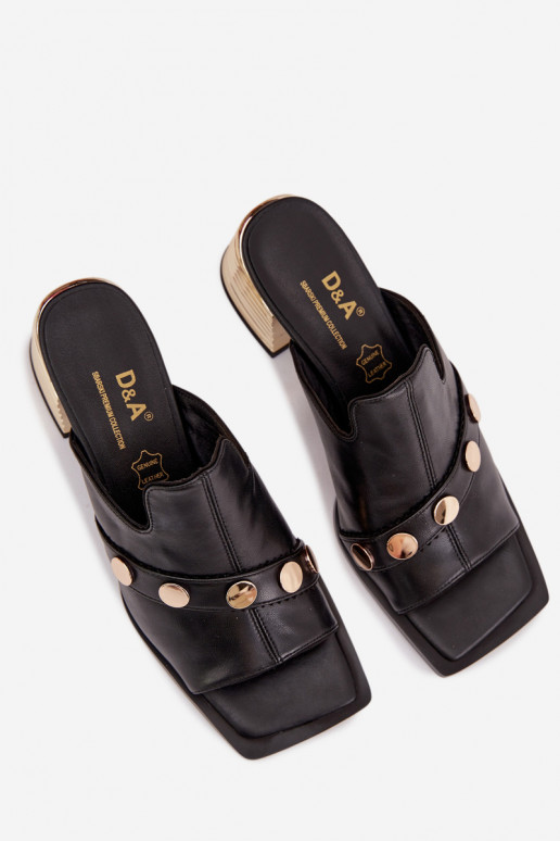 Pantofole in pelle con i tacchi con tacchi decorati D&A CR61-3063 colore nero