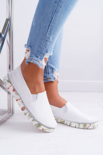 Femminile scarpe Deveciejka Un modello convincente Pelle Colore bianco 03512-11