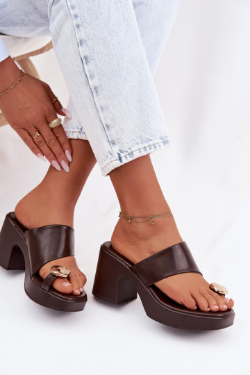 Pantofole da donna Abilitato SłupkoAym Obcasie Ze colore doratom Detalem CzekoladoAe Sinora