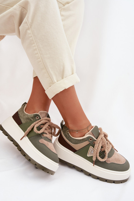 Scarpe modello sneakers Femminile con una piattaforma colore verde Florinda