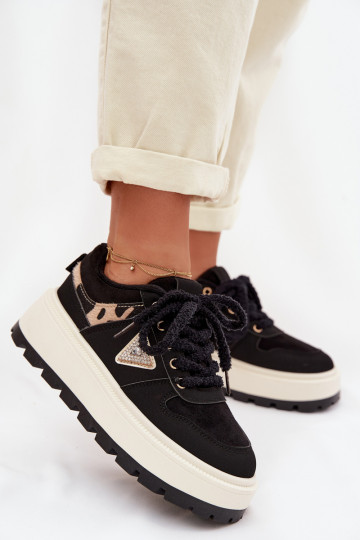 Scarpe modello sneakers Femminile con una piattaforma colore nero Florinda
