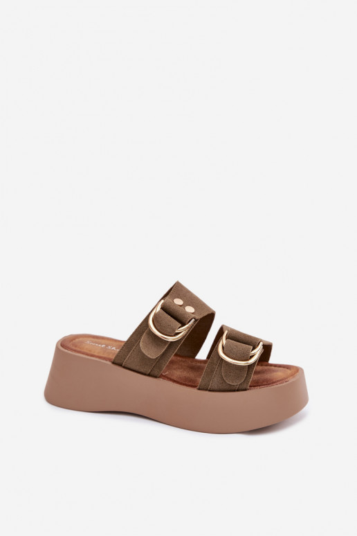 Pantofole da donna con una piattaforma Ze colore doratomi con fibbiemi colore verde Nelirae