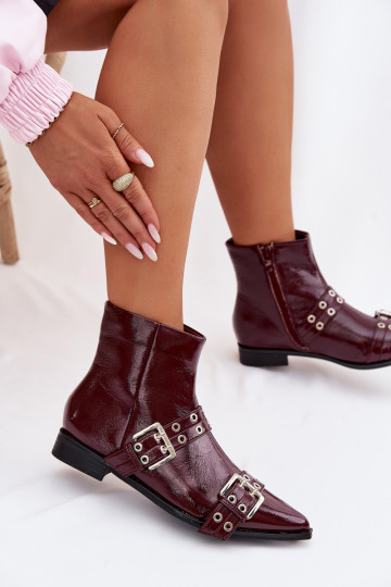 Stivaletti da donna effetto vernice con tacco largo, strisce e fibbie color bordò Hamira
