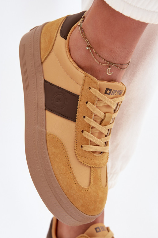 dalla pelle scamosciata Scarpe modello sneakers Femminile Big Star TT274166 colore giallo