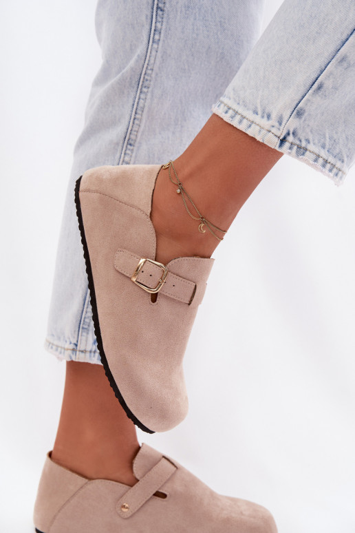 Scarpe da donna in pelle sintetica con fibbie dorate color sabbia Ismora