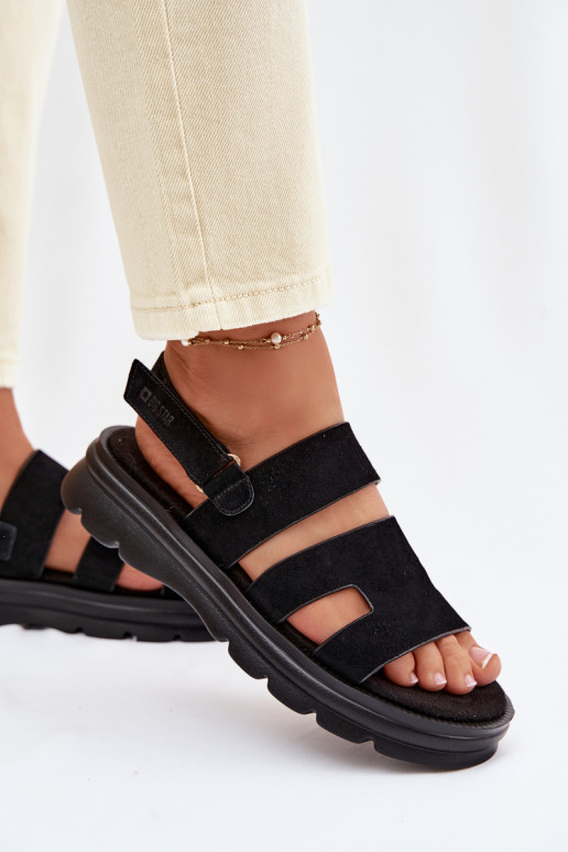 Sandali da donna dalla pelle scamosciata Big Star TT274484 colore nero