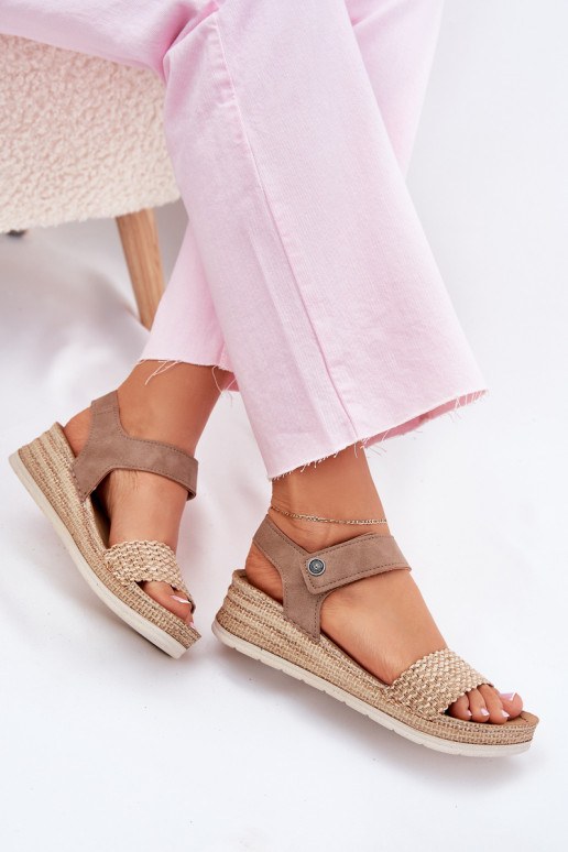 Sandali da donna con una piattaforma Inblu RV000014 beige