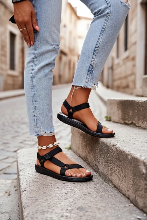 Sandali da donna in stile sportivo con chiusure adesive in colore nero Vilari