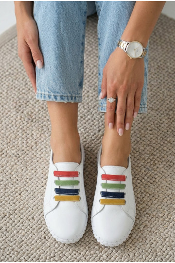 Scarpe bianche in pelle da donna 2