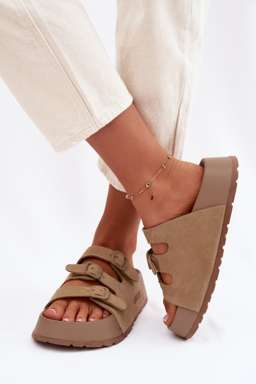 Pantofole da donna con una piattaforma con strisce Big Star TT274529 beige