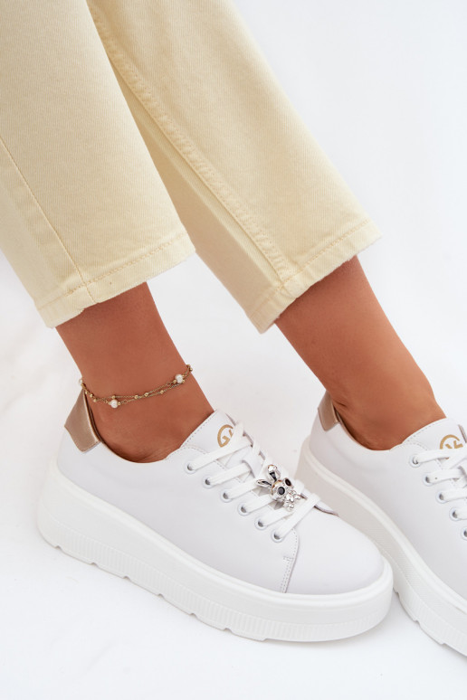 Pelle Scarpe modello sneakers Femminile con una piattaformaPrzypinką Vinceza 39973 Colore bianco