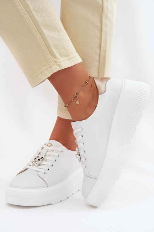 Pelle Scarpe modello sneakers Femminile con una piattaformaPrzypinką Vinceza 39973 Colore bianco