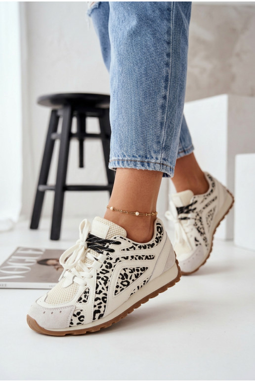 Pelle dalla pelle scamosciata Scarpe modello sneakers Femminile Big Star TT274548 Colore bianco