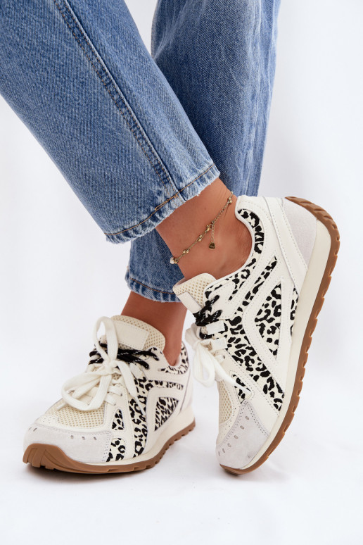 Pelle dalla pelle scamosciata Scarpe modello sneakers Femminile Big Star TT274548 Colore bianco