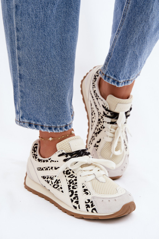 Pelle dalla pelle scamosciata Scarpe modello sneakers Femminile Big Star TT274548 Colore bianco