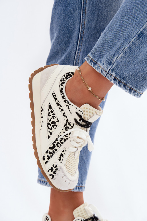 Pelle dalla pelle scamosciata Scarpe modello sneakers Femminile Big Star TT274548 Colore bianco