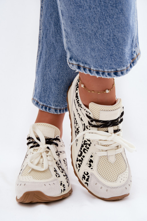 Pelle dalla pelle scamosciata Scarpe modello sneakers Femminile Big Star TT274548 Colore bianco