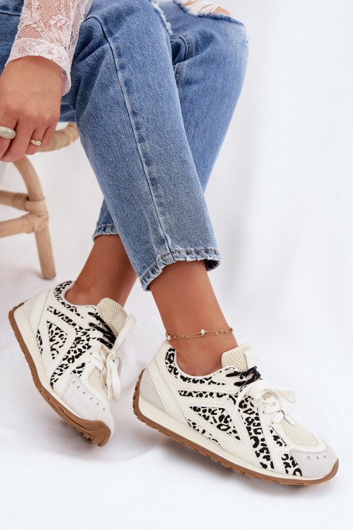 Pelle dalla pelle scamosciata Scarpe modello sneakers Femminile Big Star TT274548 Colore bianco