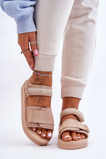Sandali da donna con chiusure adesive Big Star LL274787 color sabbia 2
