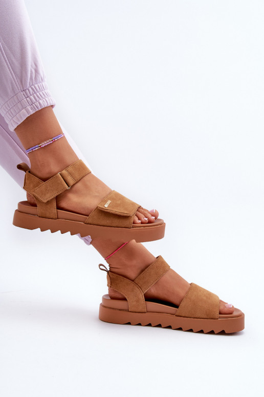 Femminile Sandali in camoscio con una piattaforma Big Star NN274705 colore marrone