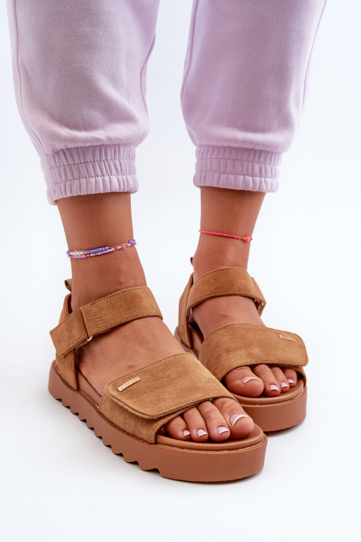 Femminile Sandali in camoscio con una piattaforma Big Star NN274705 colore marrone