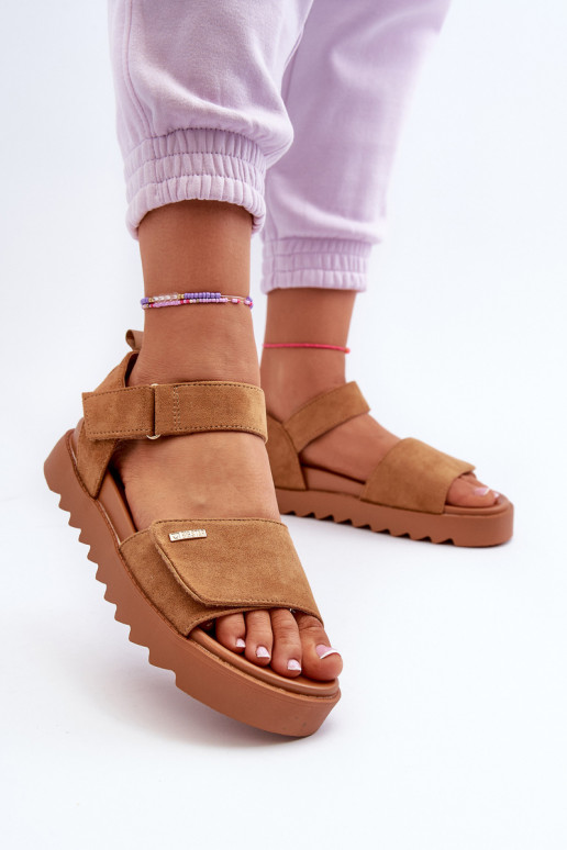 Femminile Sandali in camoscio con una piattaforma Big Star NN274705 colore marrone