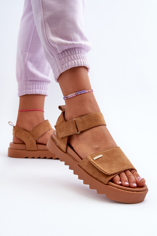 Femminile Sandali in camoscio con una piattaforma Big Star NN274705 colore marrone