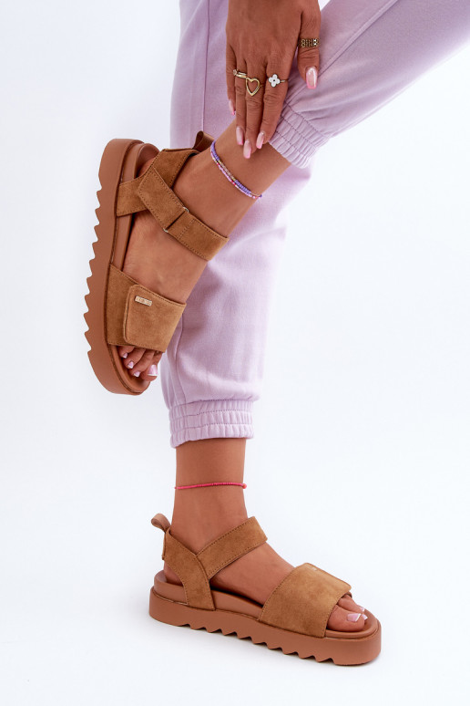 Femminile Sandali in camoscio con una piattaforma Big Star NN274705 colore marrone