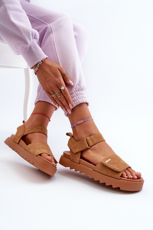 Femminile Sandali in camoscio con una piattaforma Big Star NN274705 colore marrone