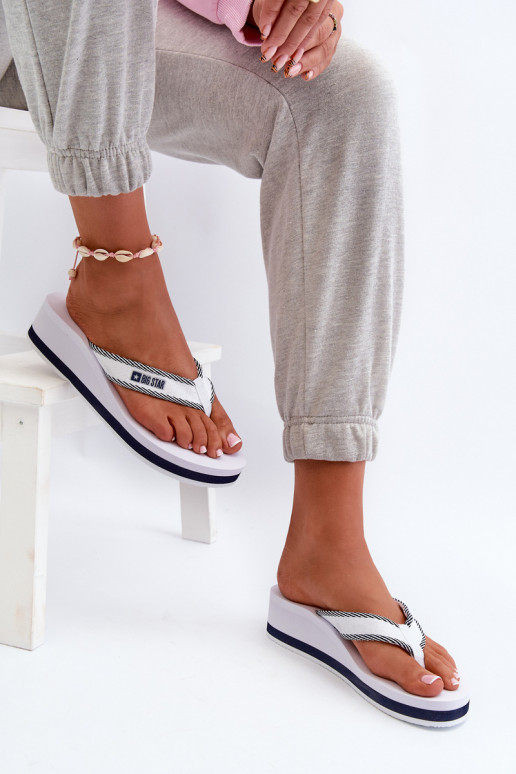 Pantofole Pantofole Femminile con una piattaforma Big Star NN274A726 Colore bianco