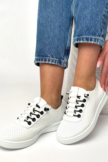 Scarpe sportive bianche perforate Adèle 2