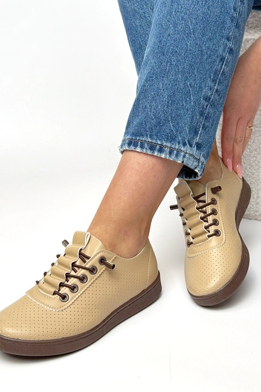 Scarpe sportive perforate color...