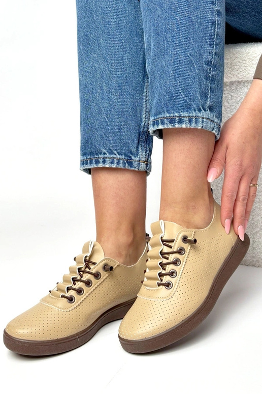 Scarpe sportive perforate color...