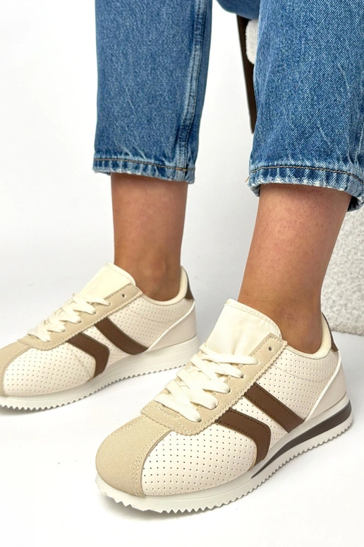 Scarpe sportive color sabbia e...