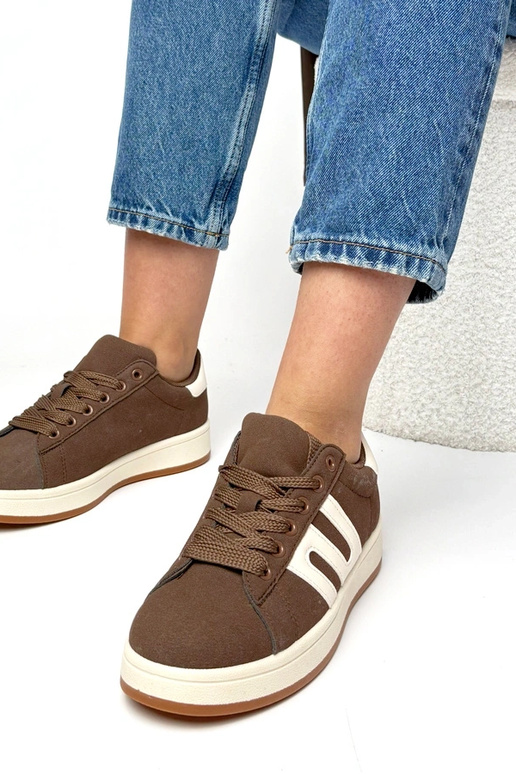 Scarpe sportive quotidiane marroni...