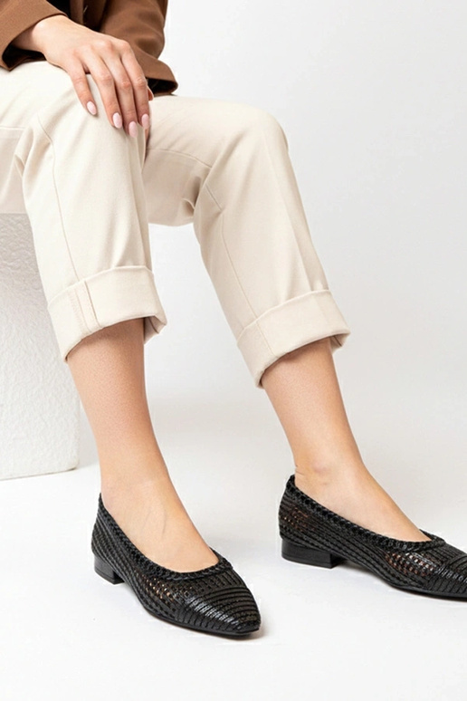 Ballerine nere traforate con tacco...