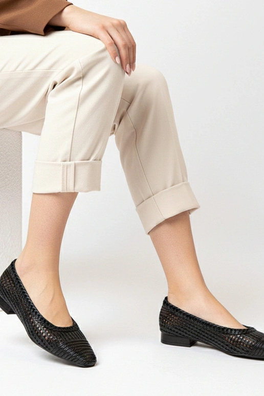 Ballerine nere traforate con tacco...