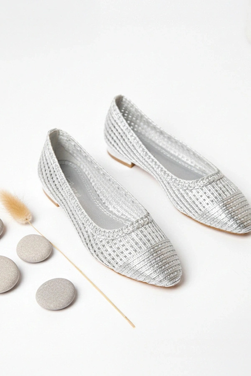 Ballerine argentate traforate con...