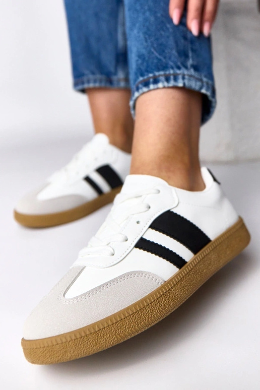 Sneakers bianche da tutti i giorni...